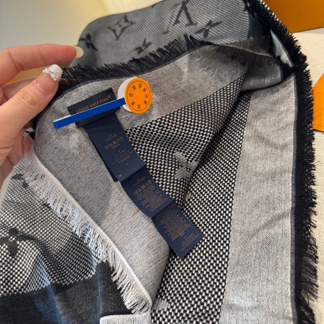 wool luxury Shawl for women - alternate angle view 6