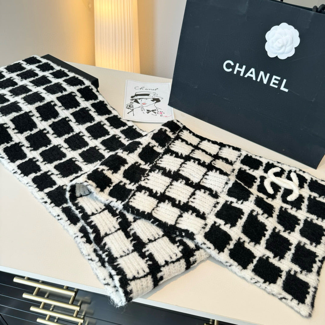 velvet elegant Scarf for women - alternate angle view 9