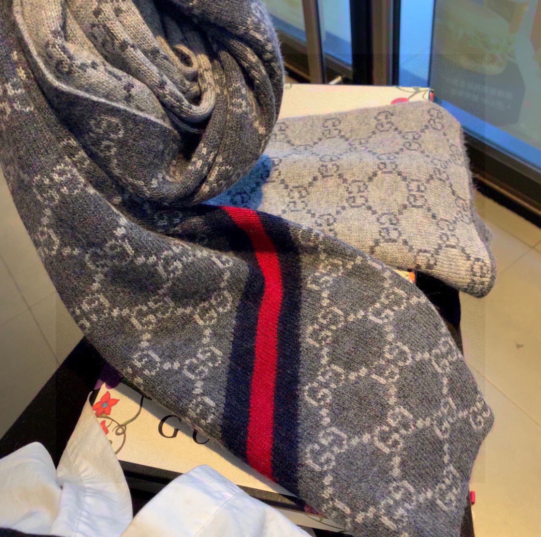 linen luxury Scarf for men - alternate angle view 8