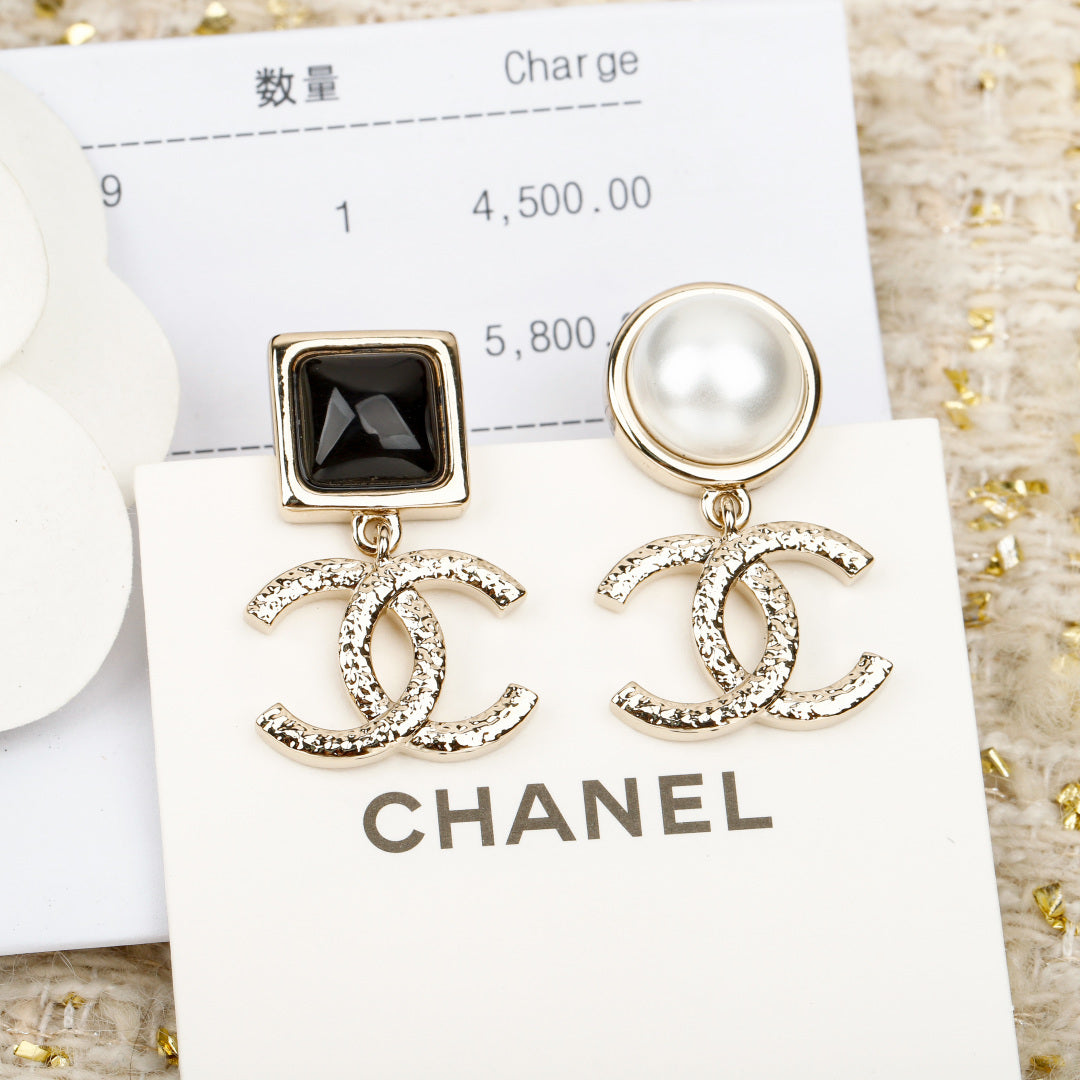 black and white enamel embossed Stud Earrings for women - product detail view