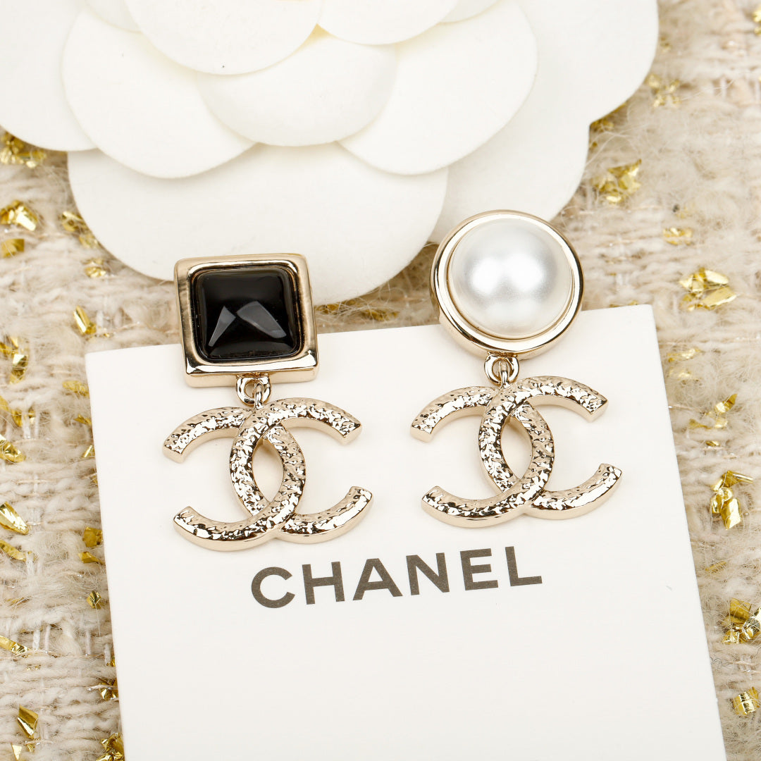 black and white enamel embossed Stud Earrings for women - alternate angle view 4