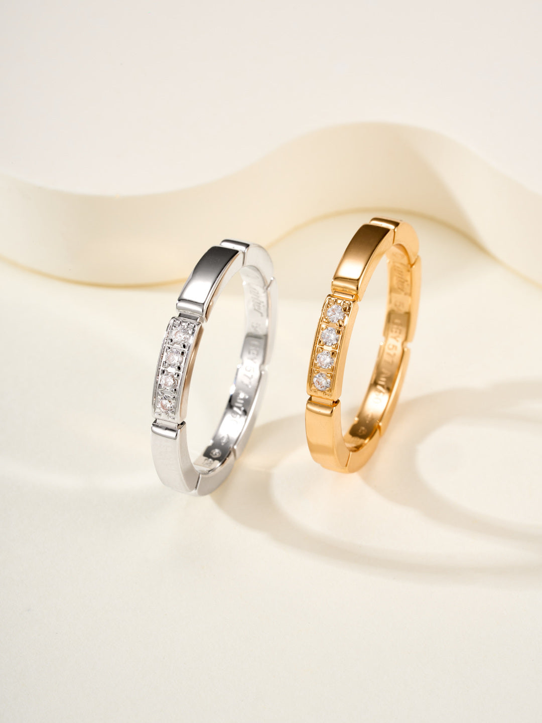 minimalist Ring for unisex couple - product detail view