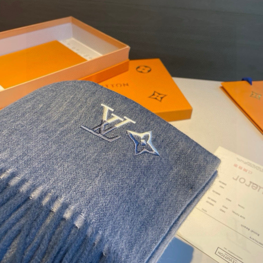 velvet minimalist Scarf for men - alternate angle view 4