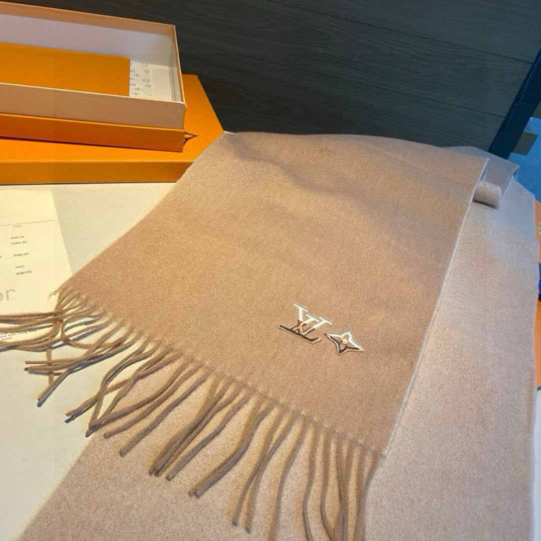 velvet minimalist Scarf for men - alternate angle view 6