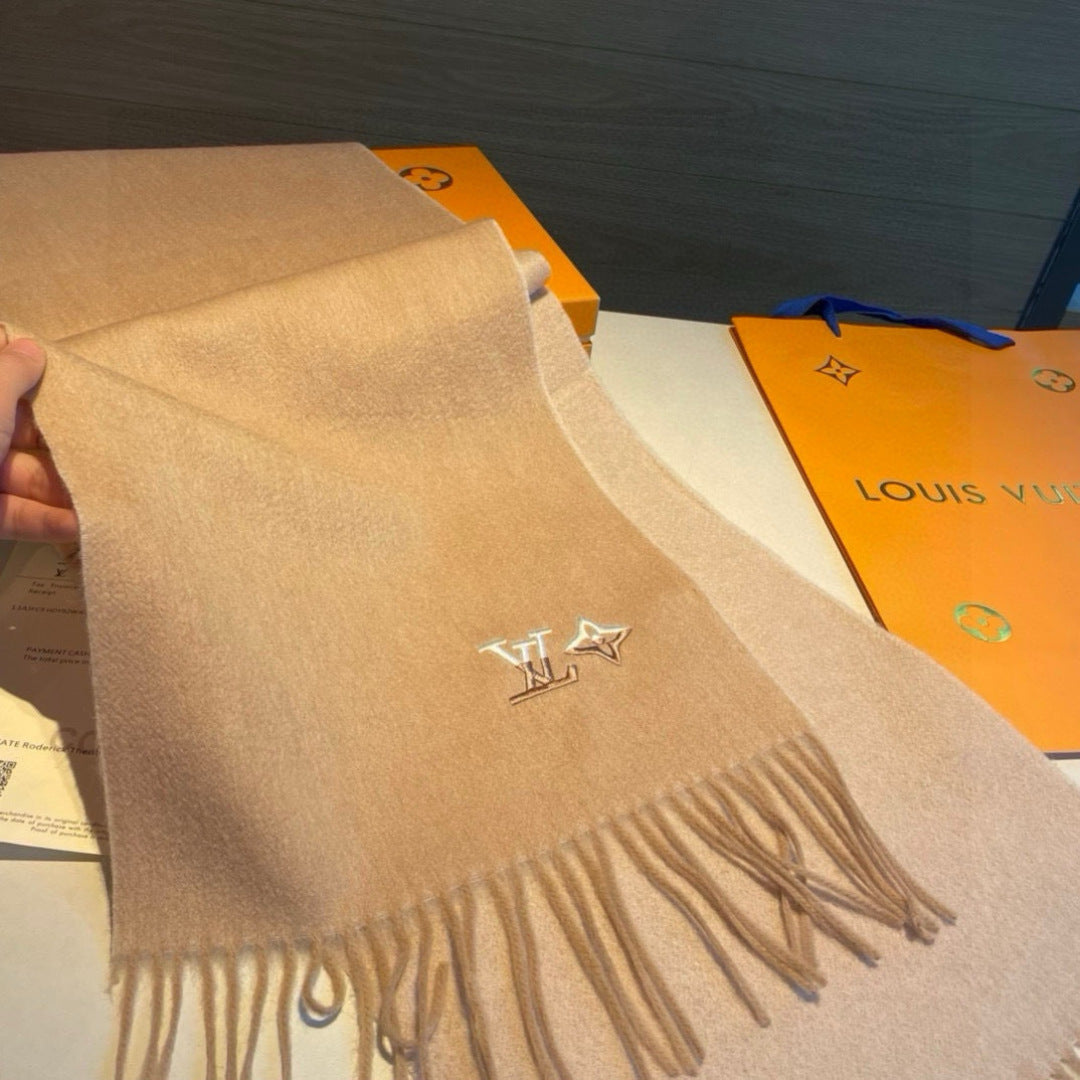 velvet minimalist Scarf for men - alternate angle view 9