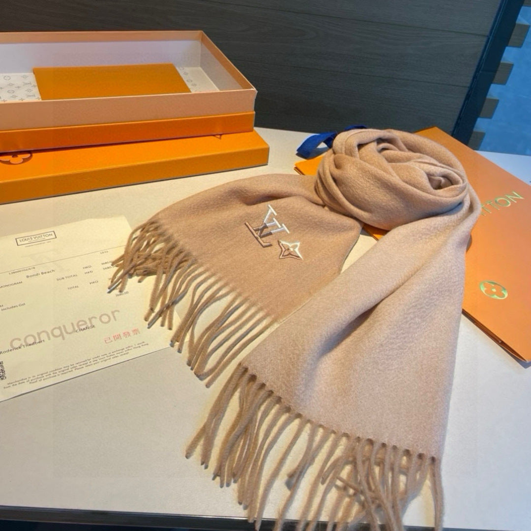 velvet minimalist Scarf for men - alternate angle view 8