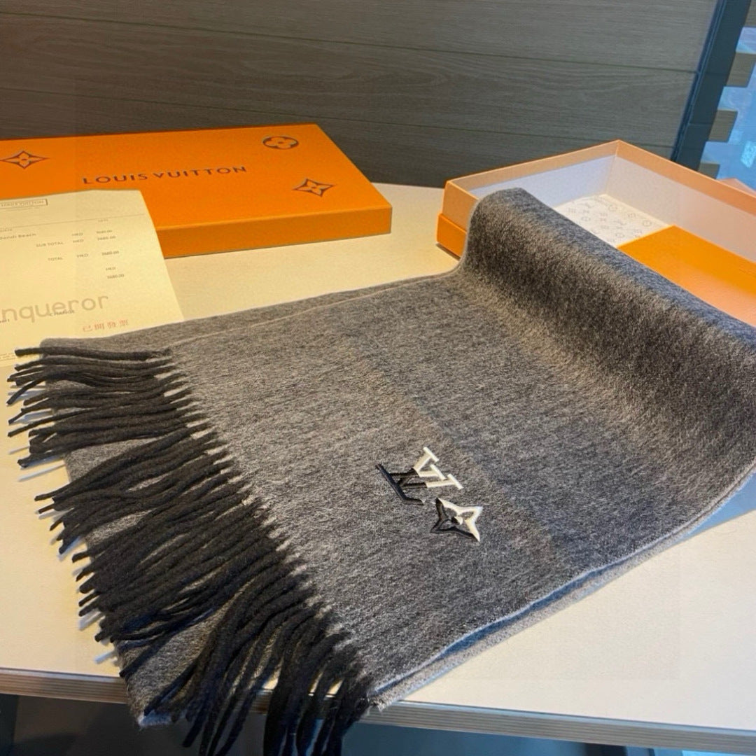 velvet minimalist Scarf for men - alternate angle view 4