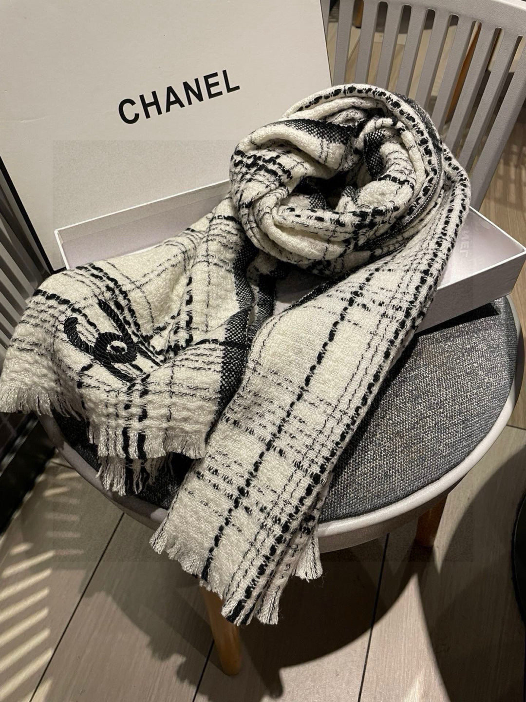 wool floral Scarf for women - alternate angle view 8