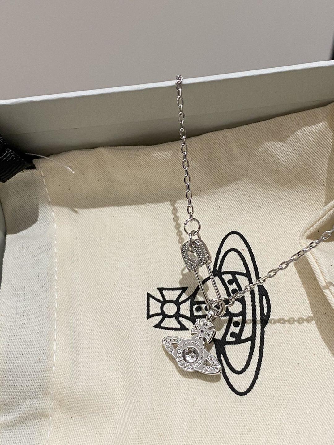 minimalist fashion accessory for women - alternate angle view 3