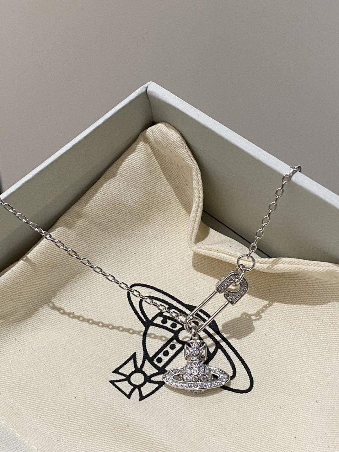 minimalist fashion accessory for women - product detail view