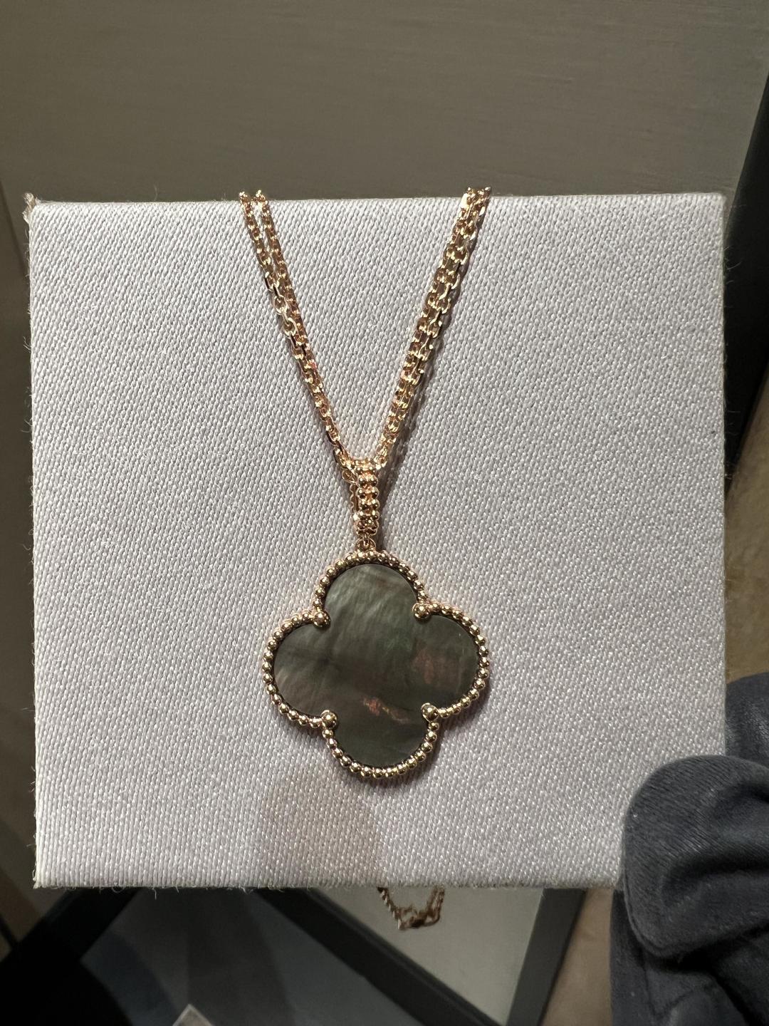 gold mother of pearl clover Sweater for women - alternate angle view 2