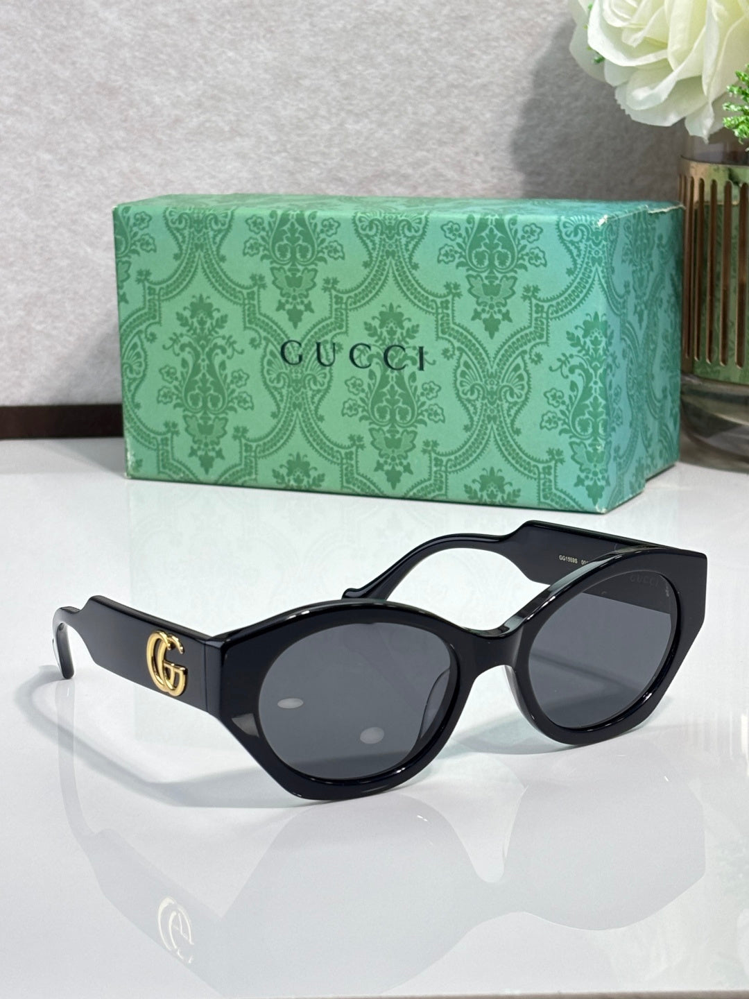 fashion accessory for women - alternate angle view 7