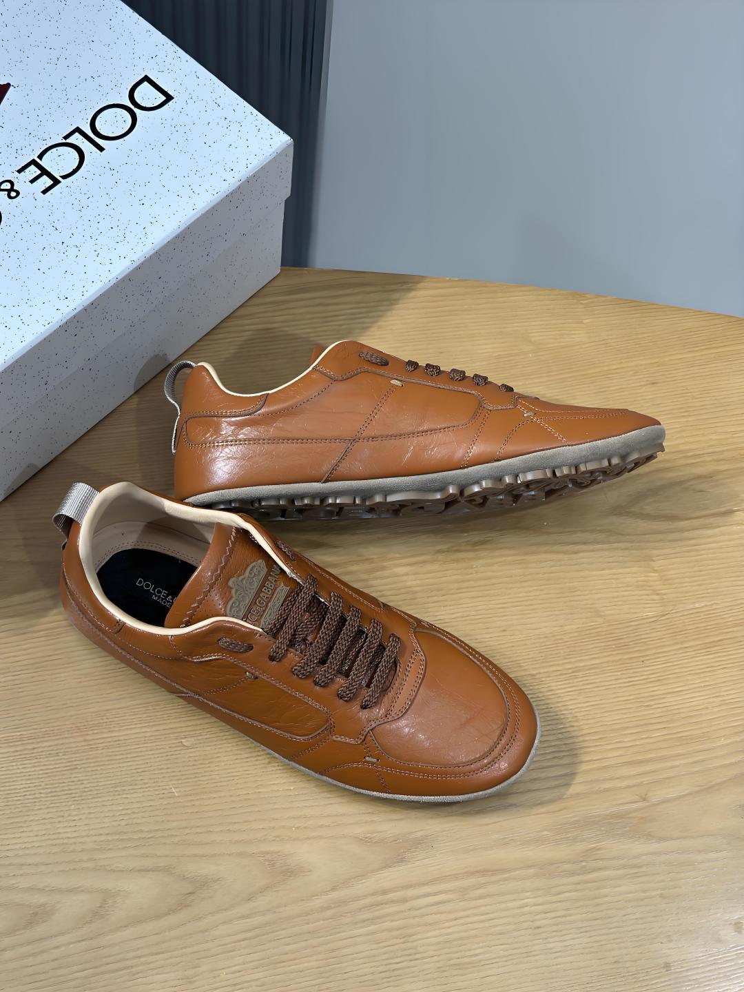 Dolce & Gabbana DG Men's Casual Sneakers with Stitched Logo