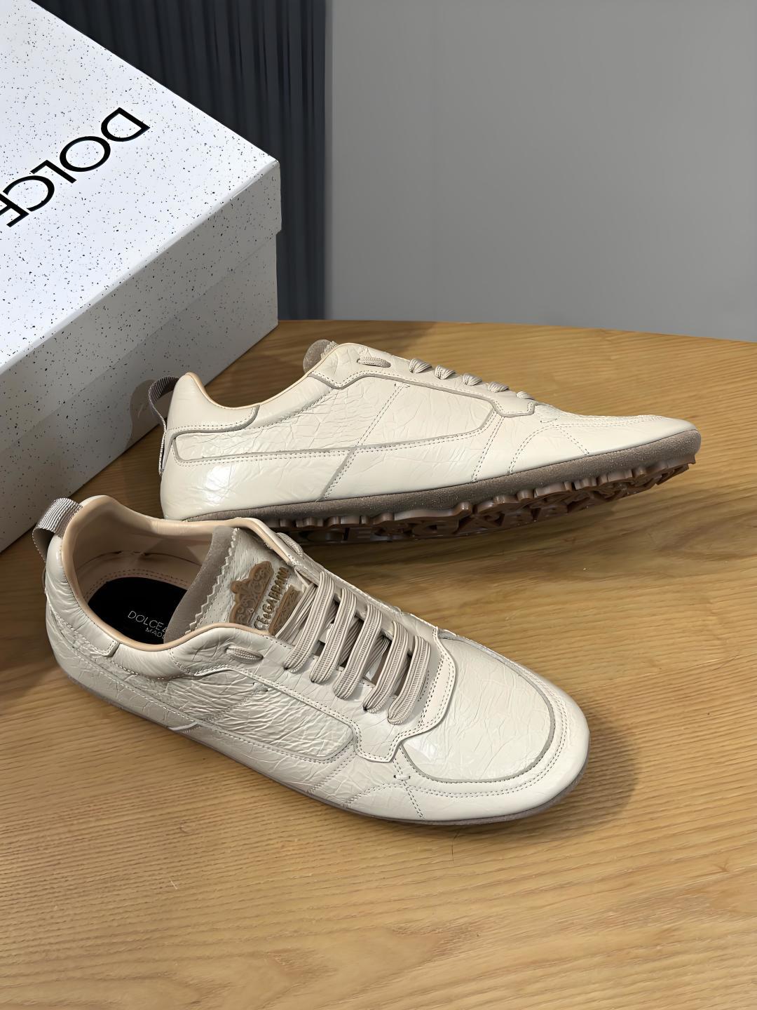 Dolce & Gabbana DG Men's Casual Sneakers with Stitched Logo