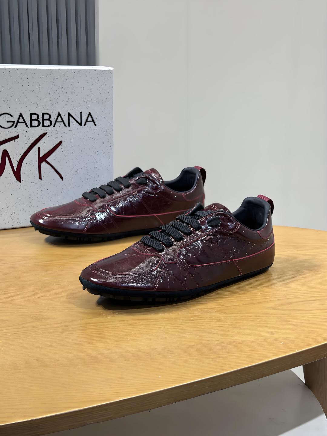 Dolce & Gabbana DG Men's Casual Sneakers with Stitched Logo