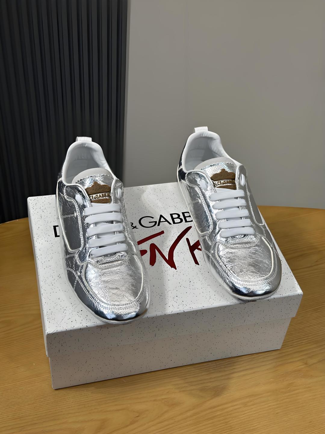 Dolce & Gabbana DG Men's Casual Sneakers with Stitched Logo