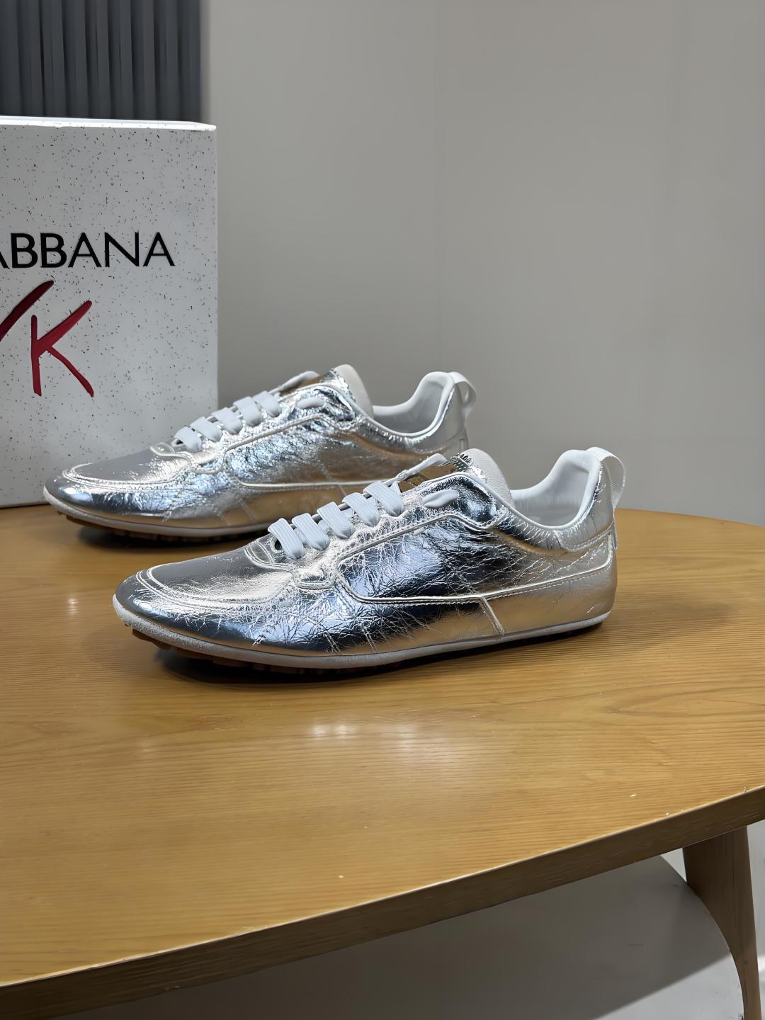 Dolce & Gabbana DG Men's Casual Sneakers with Stitched Logo