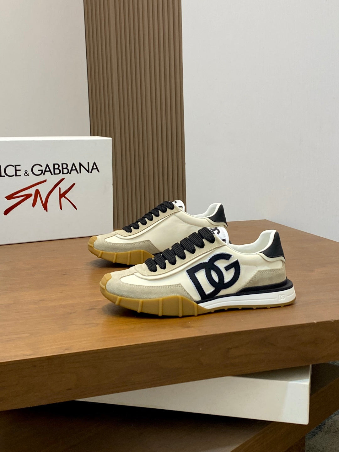 Dolce & Gabbana DG Premium Men's Mixed-Material Casual Sneakers