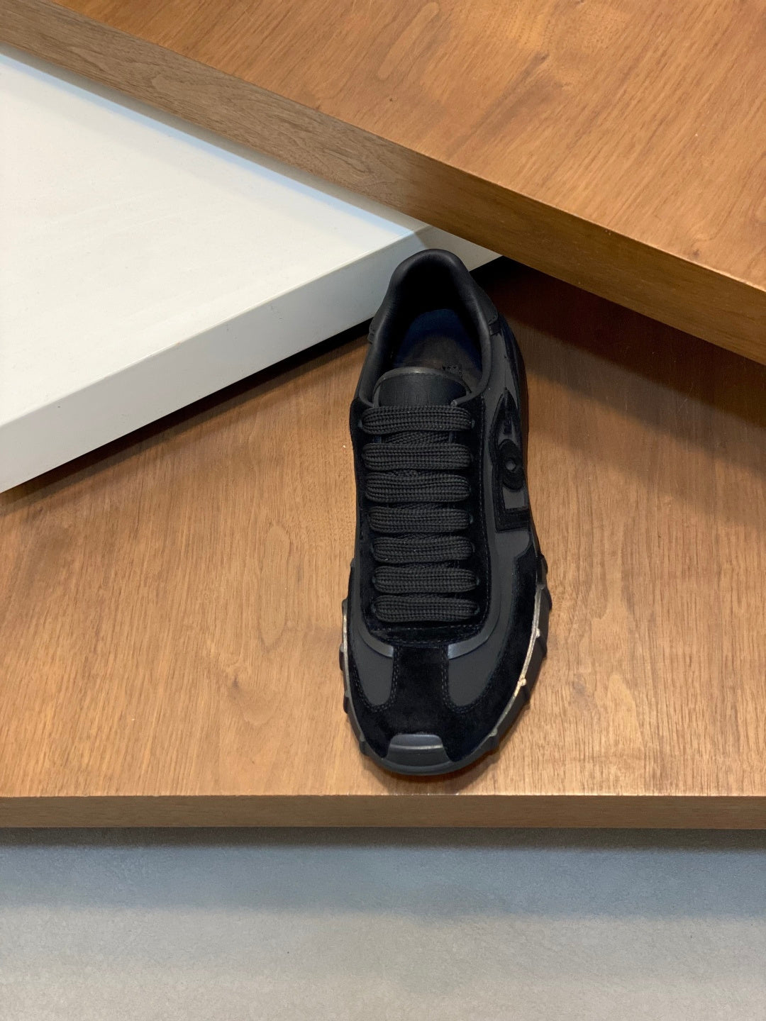 Dolce & Gabbana DG Premium Men's Mixed-Material Casual Sneakers
