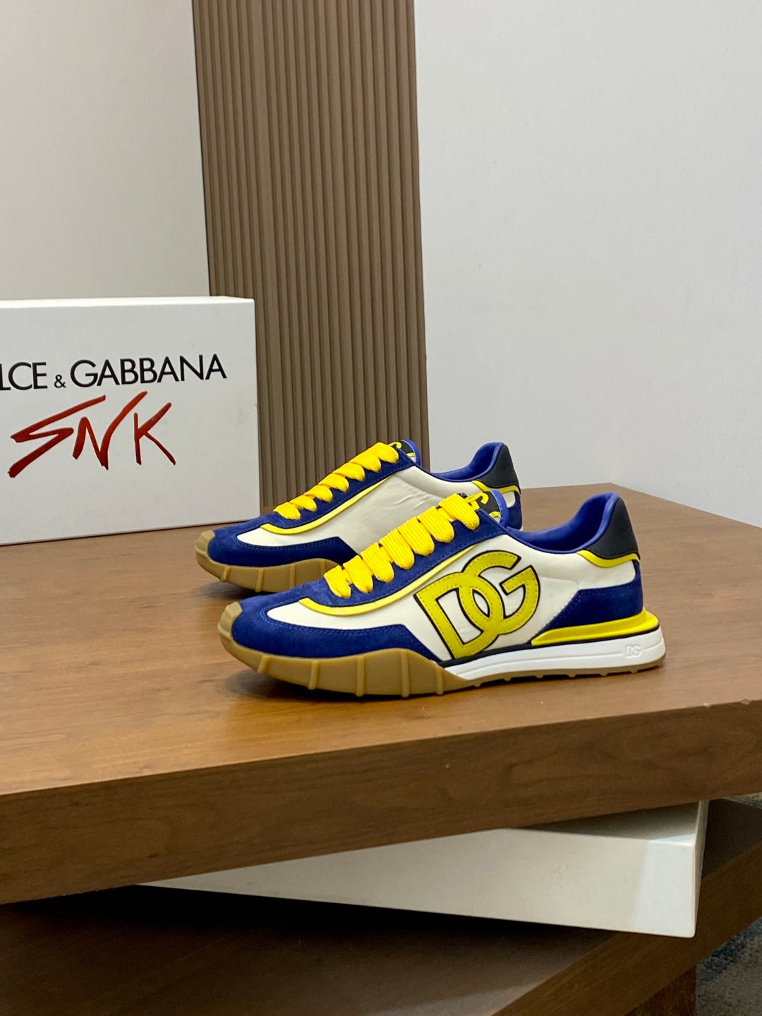 Dolce & Gabbana DG Premium Men's Mixed-Material Casual Sneakers