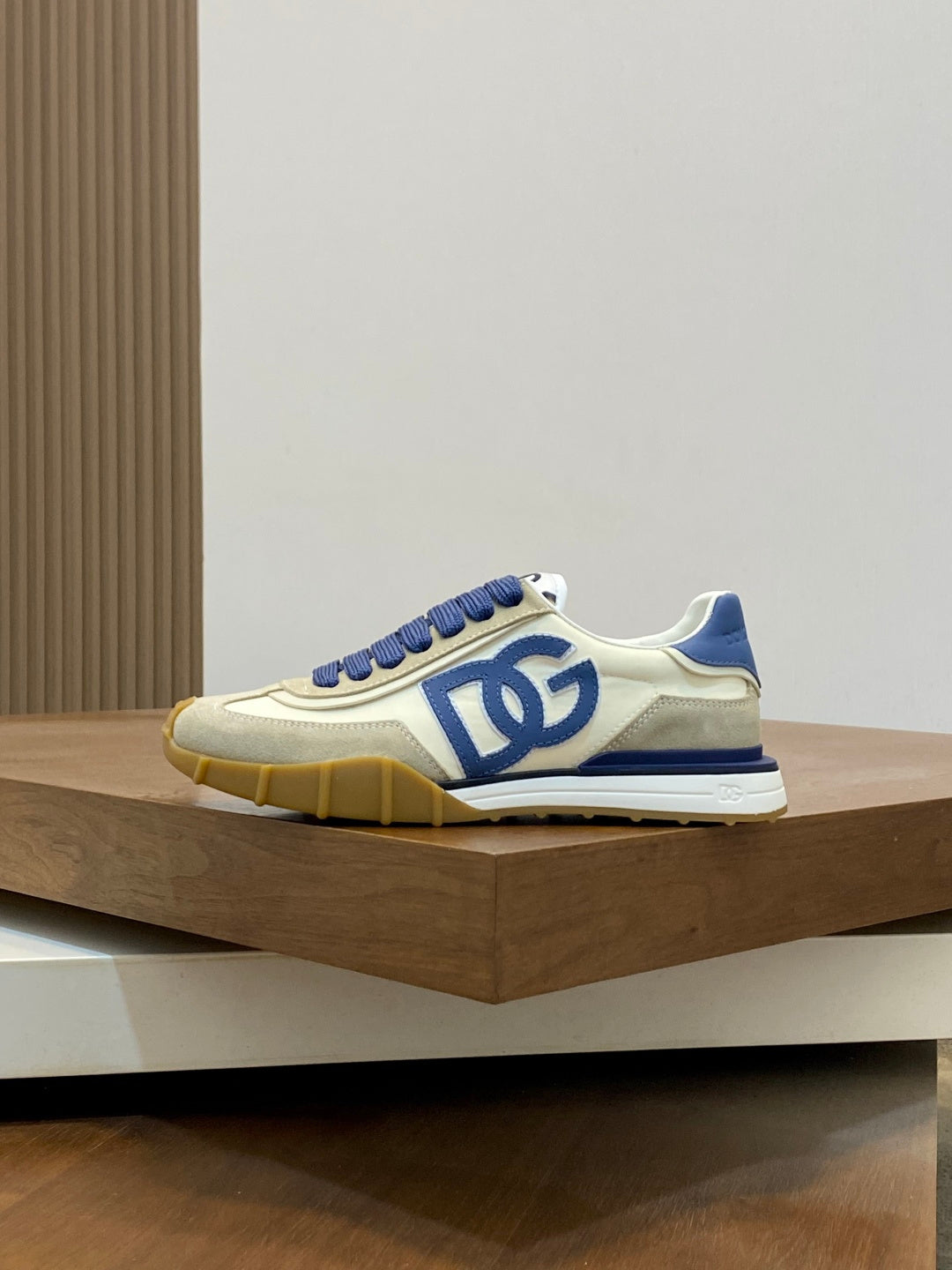Dolce & Gabbana DG Premium Men's Mixed-Material Casual Sneakers