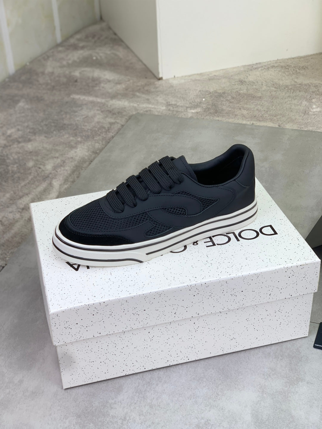 Dolce & Gabbana DG Men's Low-Top Logo Sneakers in Calfskin