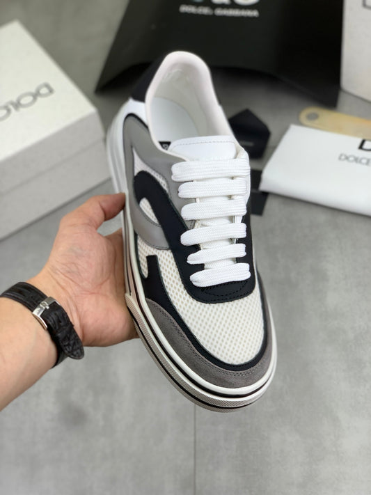 Dolce & Gabbana DG Men's Low-Top Logo Sneakers in Calfskin