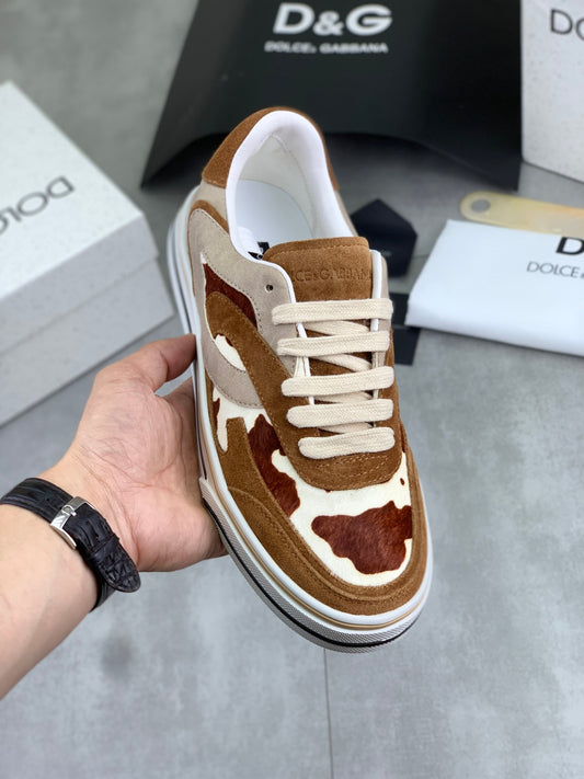 Dolce & Gabbana DG Men's Low-Top Logo Sneakers in Calfskin