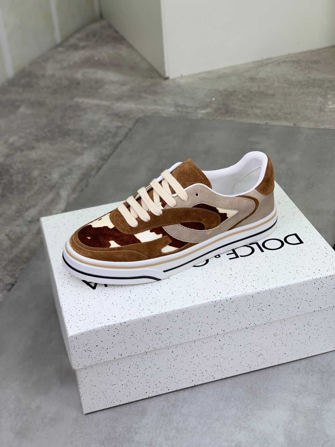 Dolce & Gabbana DG Men's Low-Top Logo Sneakers in Calfskin