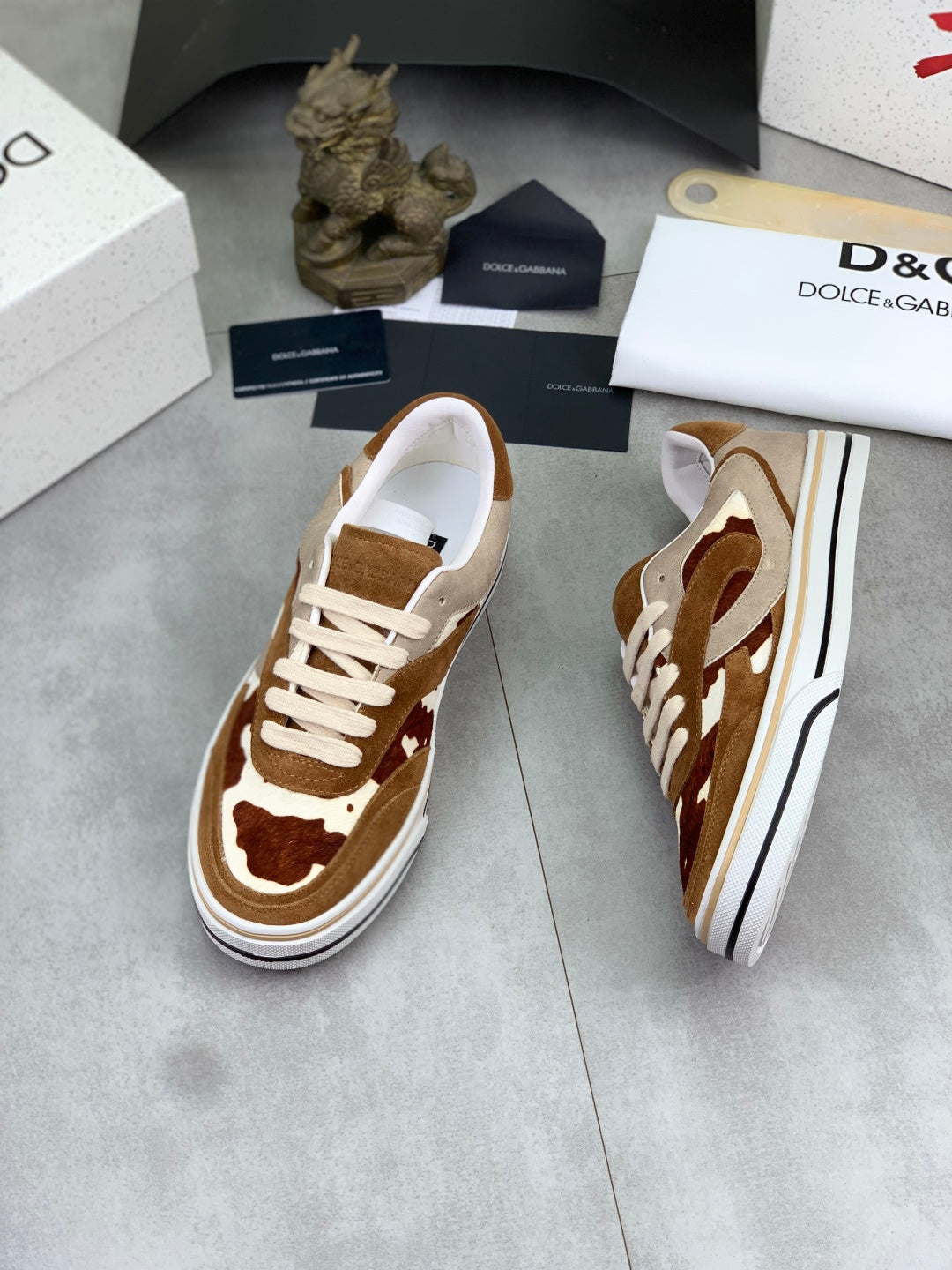 Dolce & Gabbana DG Men's Low-Top Logo Sneakers in Calfskin