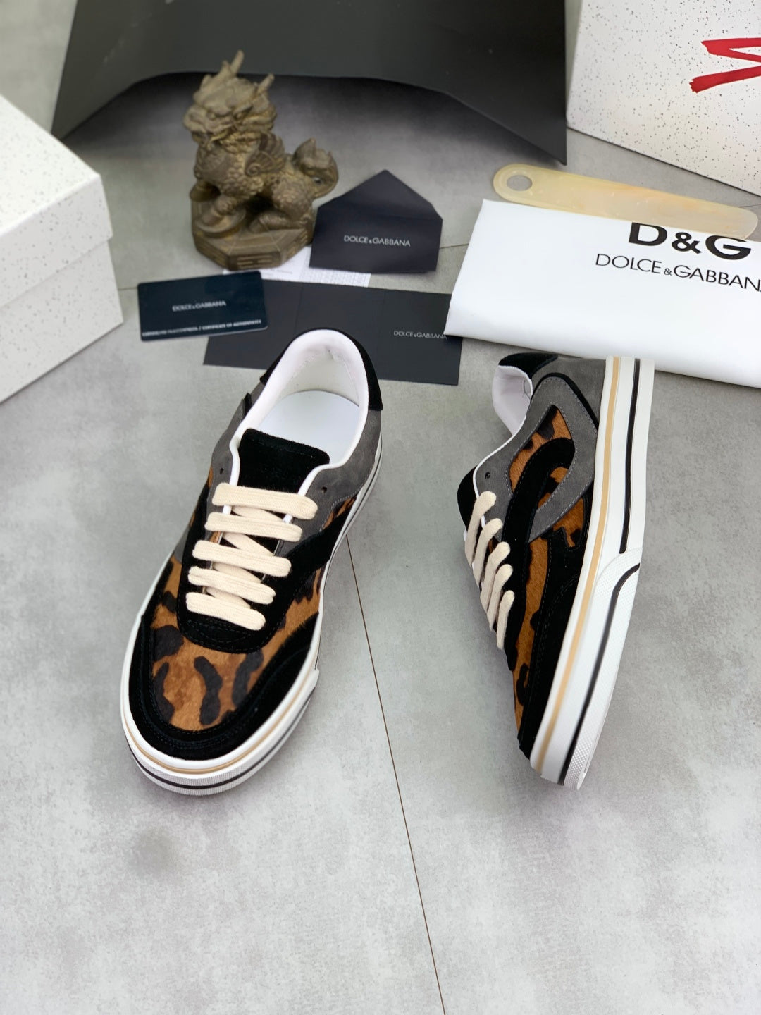 Dolce & Gabbana DG Men's Low-Top Logo Sneakers in Calfskin