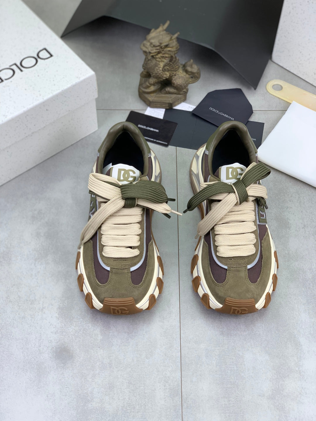 Dolce & Gabbana DG Men's Low-Top Logo Sneakers in Calfskin