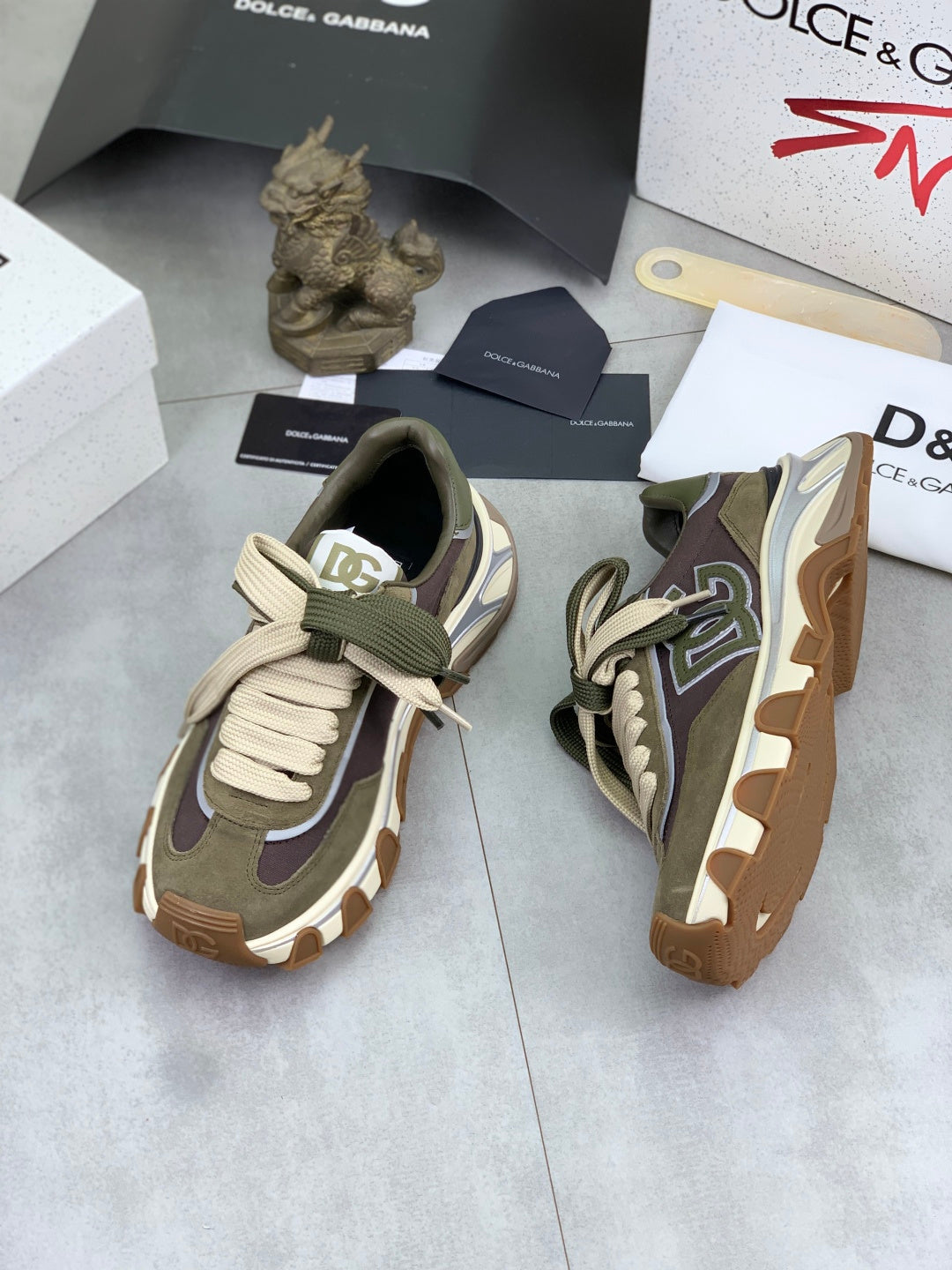 Dolce & Gabbana DG Men's Low-Top Logo Sneakers in Calfskin