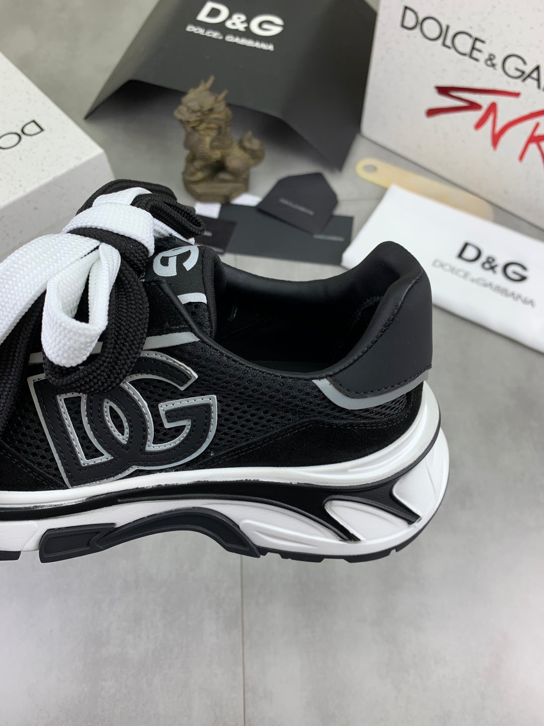 Dolce & Gabbana DG Men's Low-Top Logo Sneakers in Calfskin