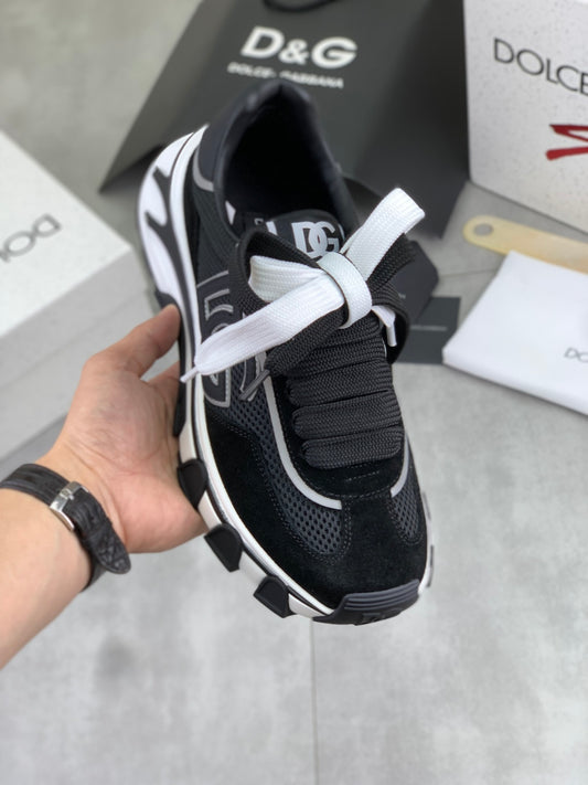 Dolce & Gabbana DG Men's Low-Top Logo Sneakers in Calfskin