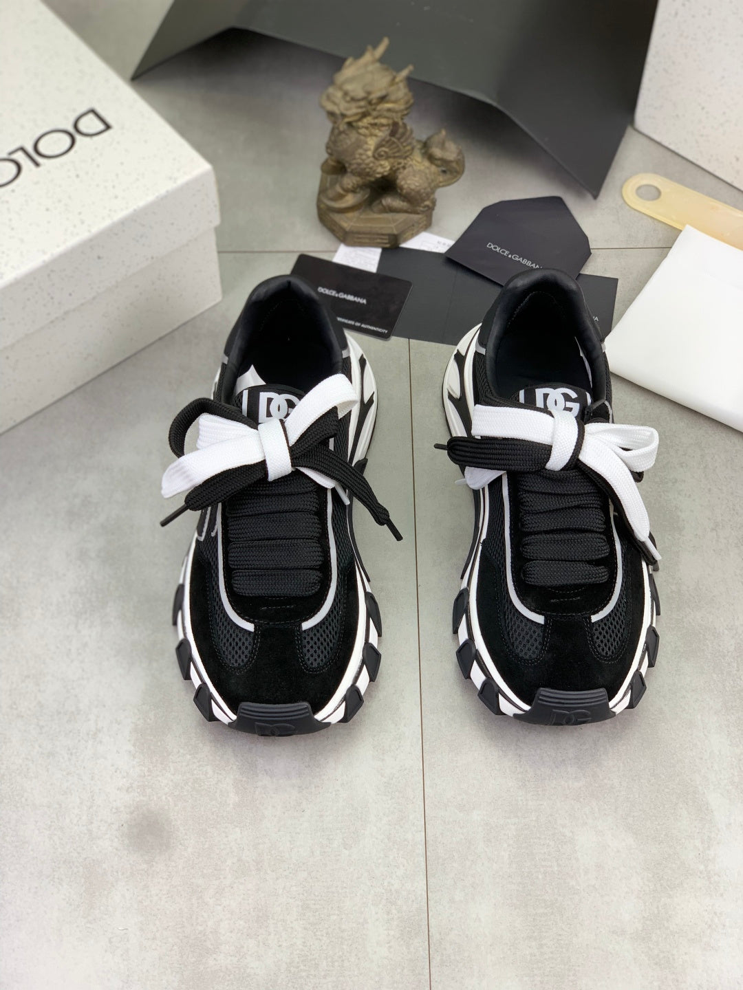 Dolce & Gabbana DG Men's Low-Top Logo Sneakers in Calfskin