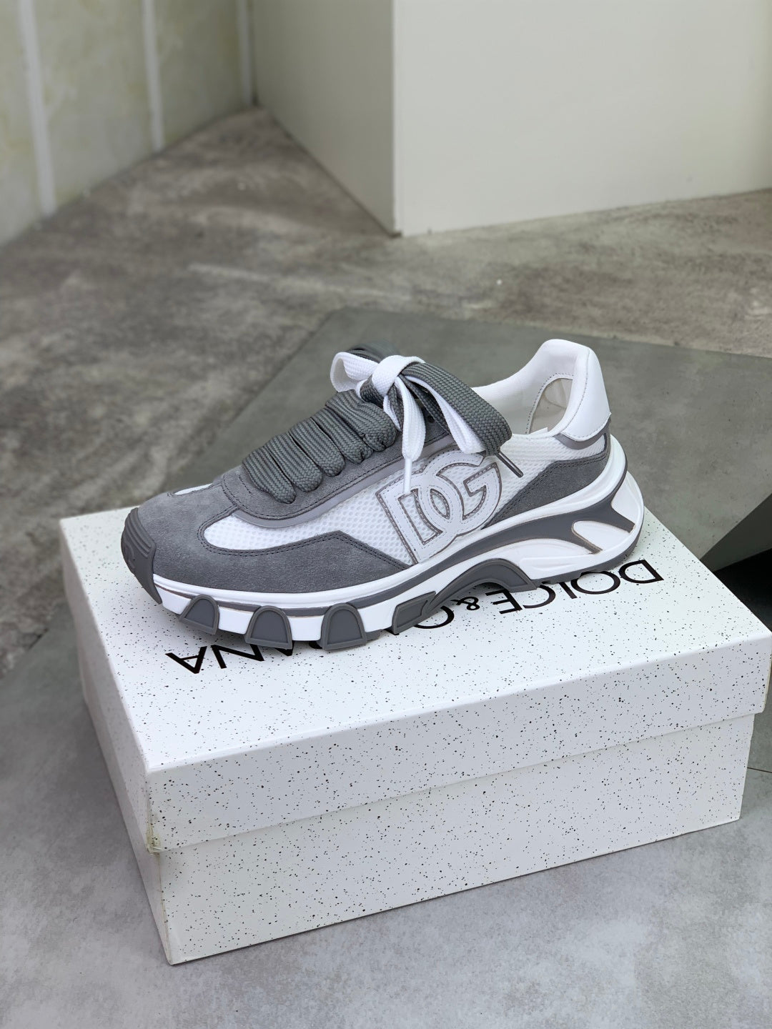 Dolce & Gabbana DG Men's Low-Top Logo Sneakers in Calfskin