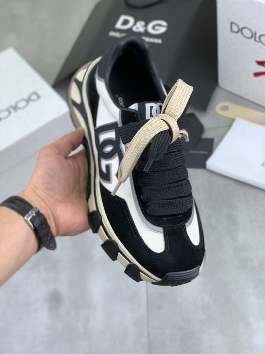 Dolce & Gabbana DG Men's Low-Top Logo Sneakers in Calfskin