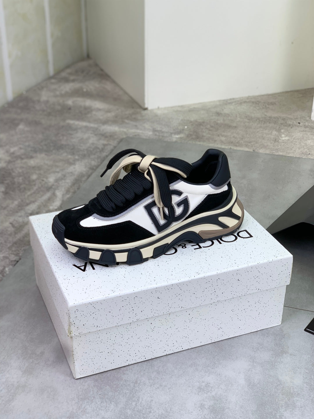 Dolce & Gabbana DG Men's Low-Top Logo Sneakers in Calfskin