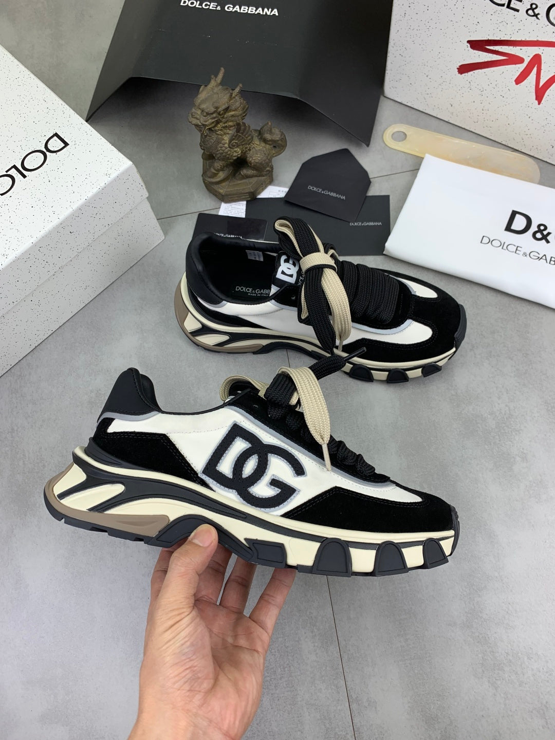 Dolce & Gabbana DG Men's Low-Top Logo Sneakers in Calfskin