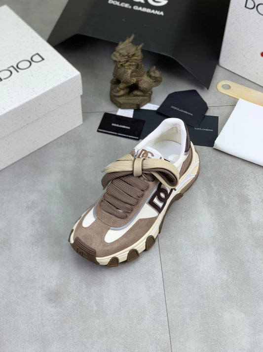Dolce & Gabbana DG Men's Low-Top Logo Sneakers in Calfskin