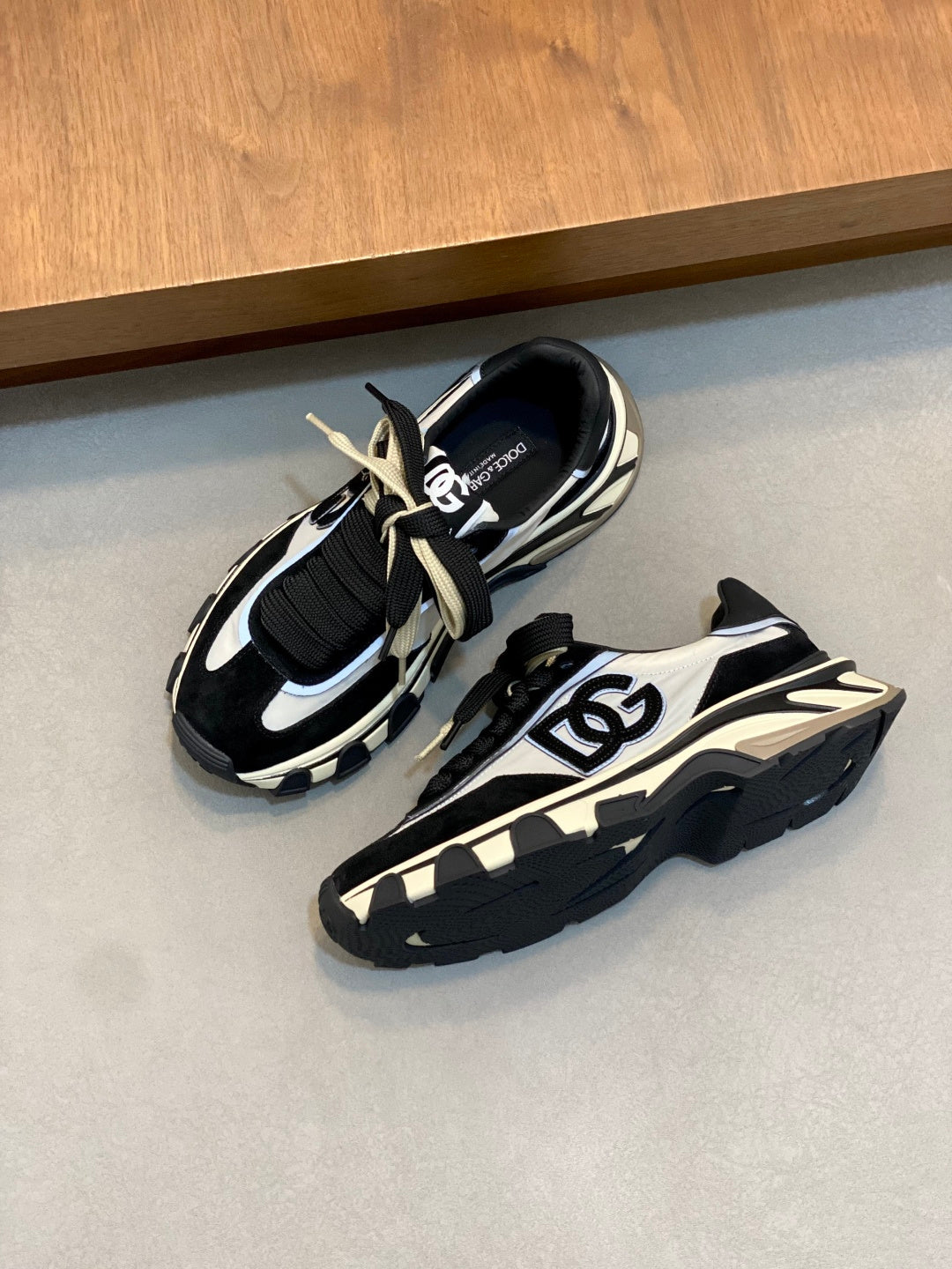 Dolce & Gabbana DG Cushion Mixed-Material Casual Sneakers