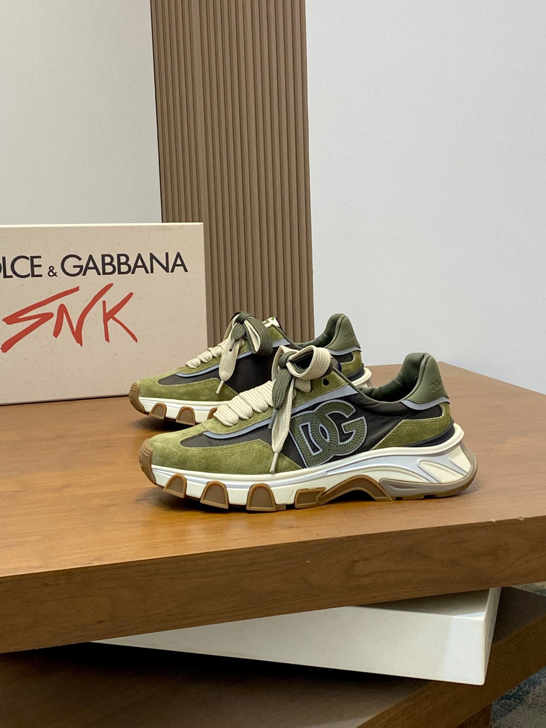 Dolce & Gabbana DG Cushion Mixed-Material Casual Sneakers