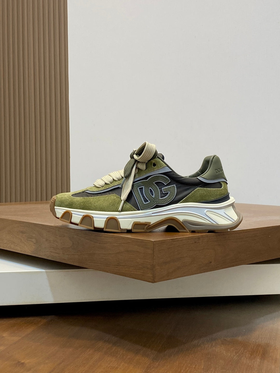 Dolce & Gabbana DG Cushion Mixed-Material Casual Sneakers