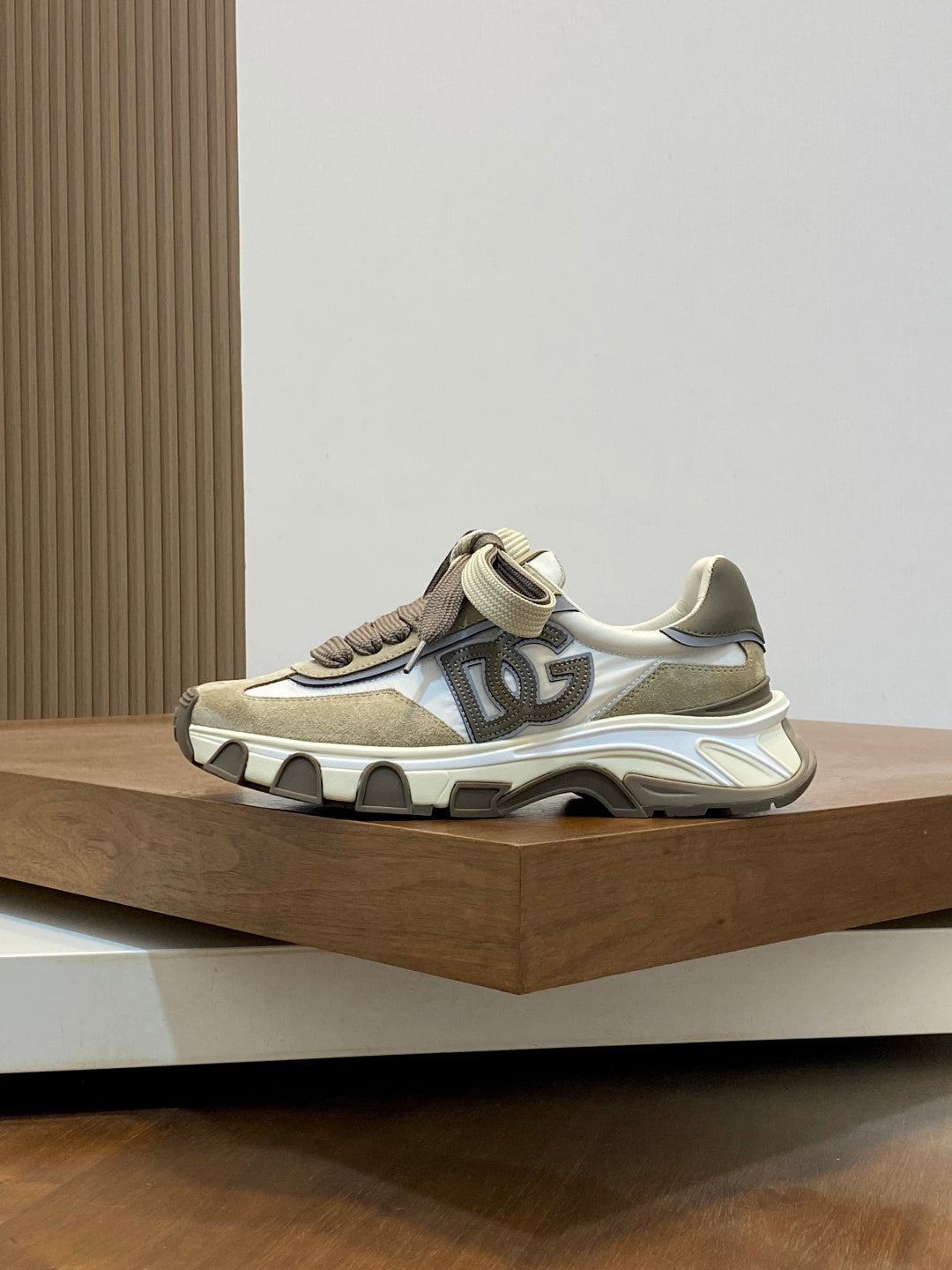 Dolce & Gabbana DG Cushion Mixed-Material Casual Sneakers