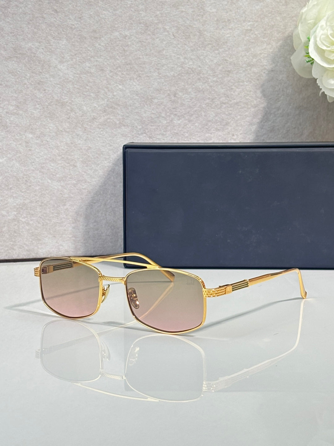fashion accessory for women - alternate angle view 5