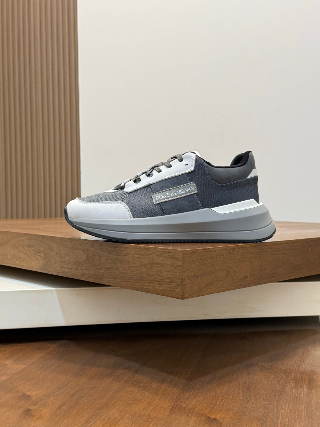 Dolce & Gabbana DG Premium Men's Mixed-Material Casual Sneakers