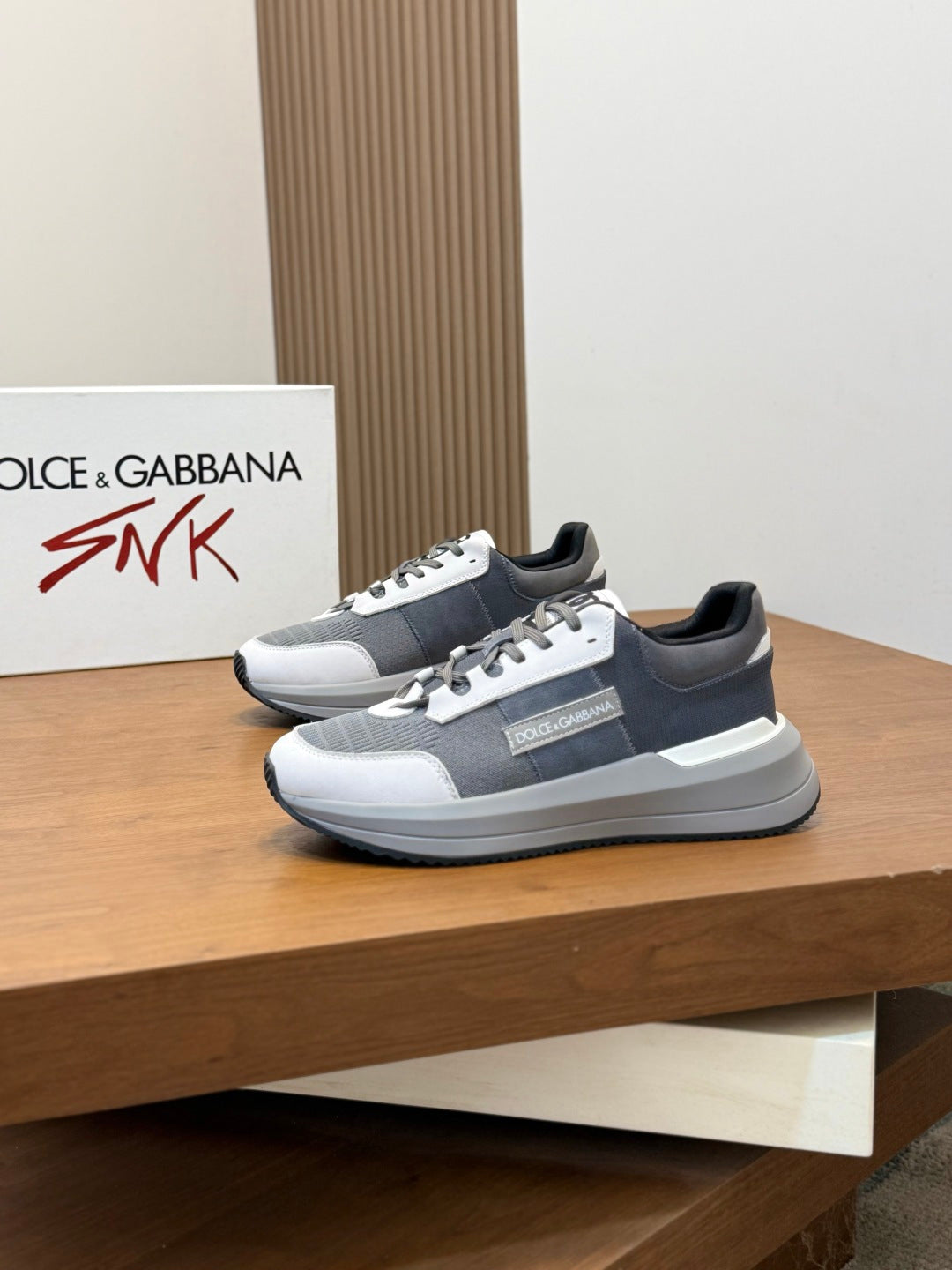 Dolce & Gabbana DG Premium Men's Mixed-Material Casual Sneakers