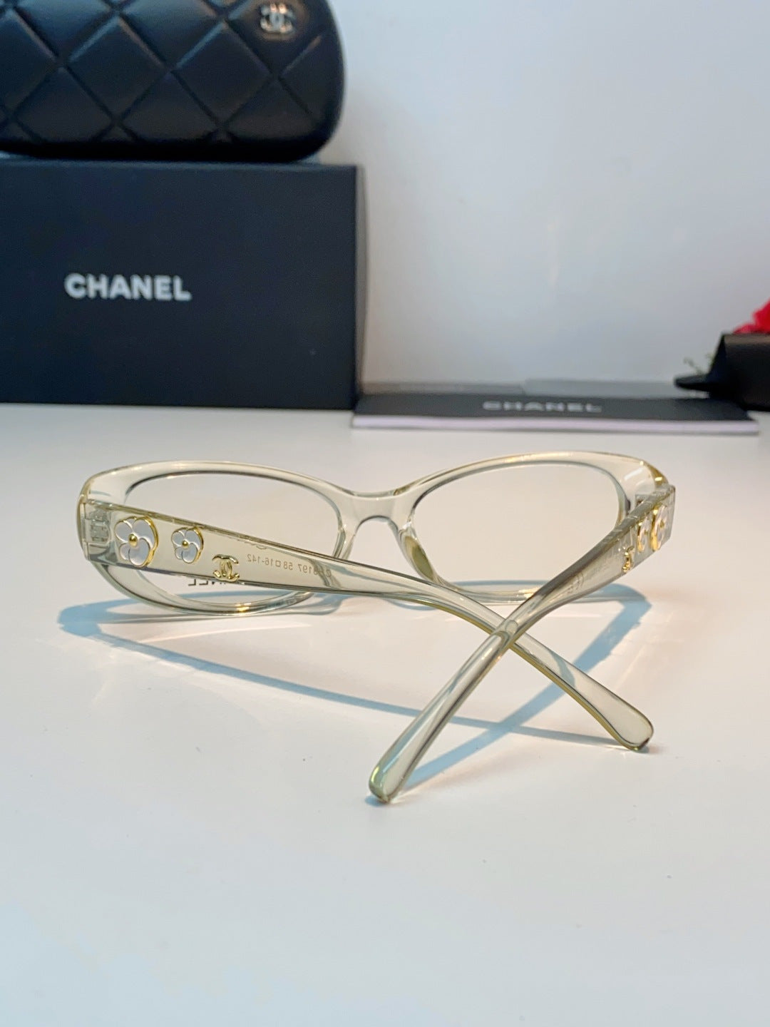 yellow enamel floral Glasses Frame for women - alternate angle view 4