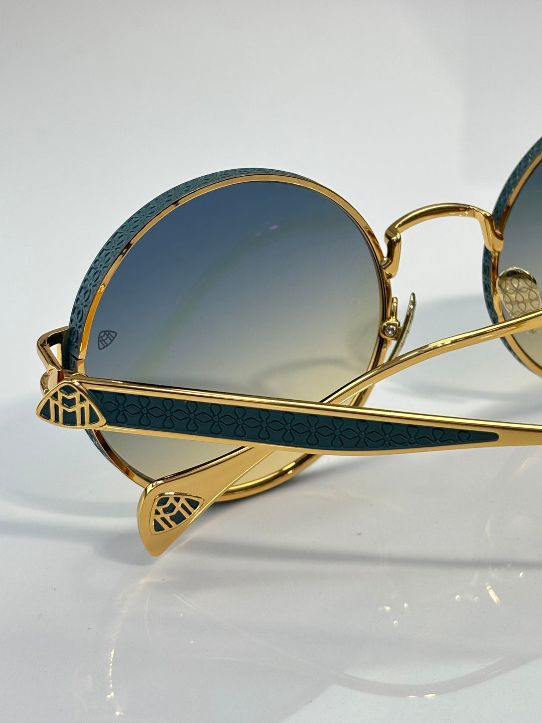 fashion accessory for women - alternate angle view 9